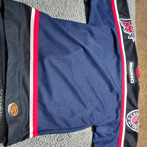 CBJ Youth jersey sz S GUC - Picture 4 of 6